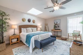 Come enjoy! spa bath, king bed, desert retreat - Image 3