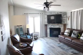 Lake View cottage, secluded, quiet, total remodel, 3 king beds - Image 4