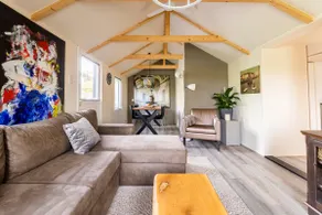 Romantic Outdoor Cottage on the Canal (2-4p.) - Image 5