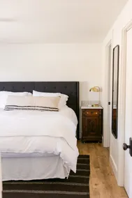 White House - hilltop home with vineyard views - Image 3
