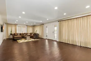 Historical Home Meets Modern Touch. - Image 4