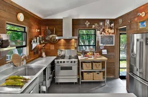 PINES Cozy Beach Hideaway with modern touches - Image 2