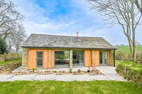 Cosy Rural Barn with Private Garden & Forest - The Cart Barn - Image 5
