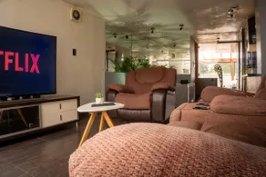 ★ Luxury Penthouse Apartment ★Jacuzzi PRIV★Netlife - Image 2