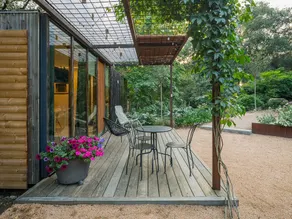 A small apartment surrounded by nature - Image 3