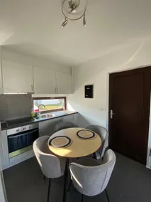 Maison Lunette (tiny house with parking) - Image 5