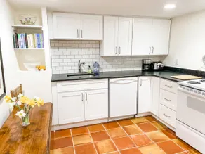 Best Apt in Chevy Chase DC Big Sleeps 4-5, 4 blks to Metro - Image 4