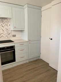 Modern Luxe Maisonette Near Station With Free Parking - Image 5