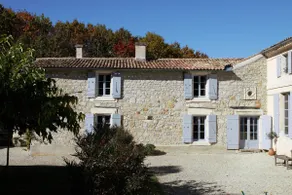 Gorgeous Gite in peaceful setting with pool & lake - Image 3