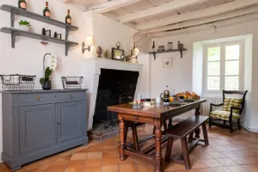 Gorgeous Gite in peaceful setting with pool & lake - Image 4