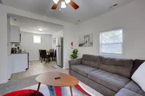 Cozy Quiet 2BR near Dntwn Beaches Airport-Sleeps 4 - Image 2