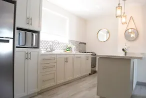New Modern , Clean ,Great Location in Holetown - Image 5