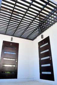 New Modern , Clean ,Great Location in Holetown - Image 4