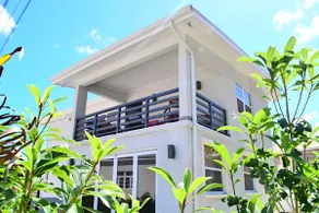 New Modern , Clean ,Great Location in Holetown - Image 2