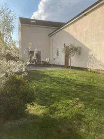Spacious house with hot tub on working farm - Image 4