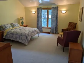 Peaceful woods area suite. - Image 4