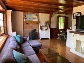 Grimsby Beach Cottage - Image 3