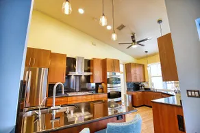 Spacious 3 Br Home w/ Pool- 1 mile walk to beach - Image 3