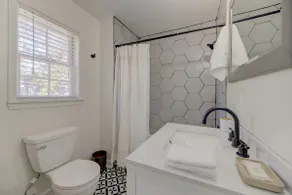 Funky River Efficiency Apt | Upstairs 1BR 1BA - Image 4