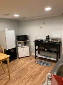 Relaxing basement suite in residential home - Image 5