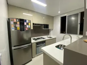 Practical and Charming Retreat 15 min from the Airport - Image 4