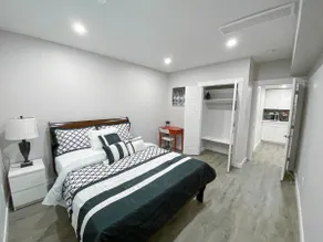 Brand New Adorable -1 Bdr suite- private entrance-10 min airport/Self checking - Image 3