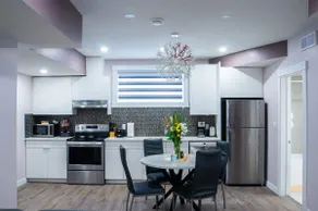 Brand New Adorable -1 Bdr suite- private entrance - Image 2