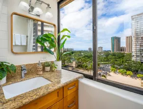 Surf Shack Waikiki-Ocean Views & Newly Renovated! - Image 5