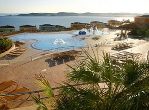 LOVELY 2 BDR BEACH APT IN PREMIUM SKIPER RESORT - Image 3