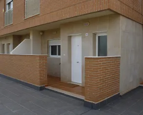 Beautiful townhouse with pool - Image 4