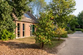 Coco Wellnessbungalow 6p|Private Hottub tuin + Sauna - Image 3