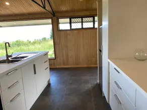 Early Diggings Hut surrounded by Rainforest and verdant pasture. - Image 4