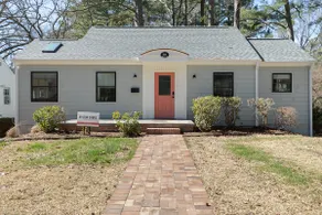 Warm and Welcoming 3-Bedroom Cottage - Image 2