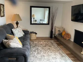 ”The Birdhouse” 2-bedroom duplex, newly renovated - Image 2
