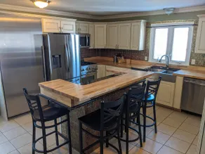 Huron Loft, Vacation Home, Close to Ferries, Trail - Image 2