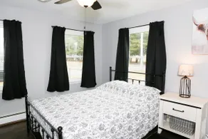 Clean and Cozy 2 BR home blocks away from downtown - Image 2