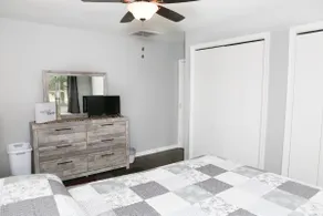 Clean and Cozy 2 BR home blocks away from downtown - Image 5