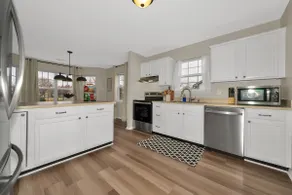 Luxurious Grand Park Home with Game Room and XBox - Image 3