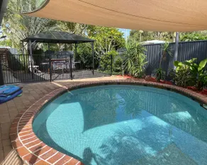 RETREAT ON JANZ cheerful 4BR home, pool/games room - Image 3