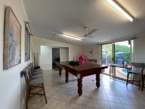 RETREAT ON JANZ cheerful 4BR home, pool/games room - Image 2