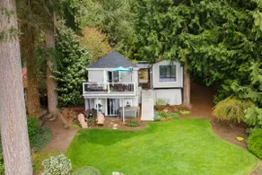 Charming Lake House w/Spa & Mt. Rainier View - Image 2