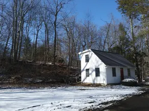 Private and Serene home close to I-84 and shopping - Image 3