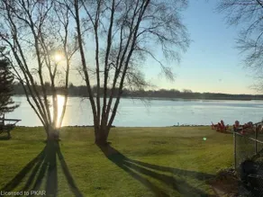 Beautiful 4-Bedroom Cottage on Buckhorn Lake - Image 4
