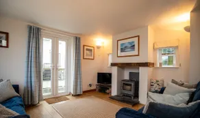 Old Shop Cottage near to the golden Bantham Beach - Image 3