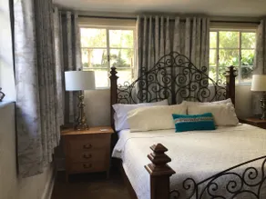 Lake View Apartment on Melrose Bay - Image 2