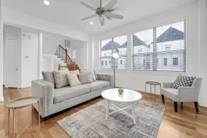 🏠Large/Beautiful pet friendly🐶 Heights townhome - Image 4