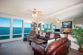 The View - Corner, Top Floor Oceanfront Condo - Image 4