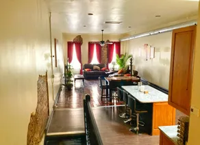 Hanna’s 1,400 SQ FT Downtown Royal Retreat Loft - Image 3