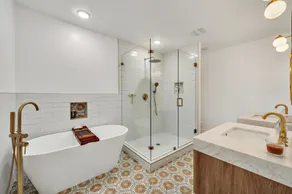 Modern Farmhouse blocks from the Magnolia Silos - Image 4