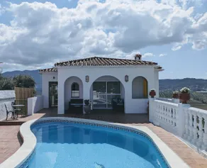 Romantic Getaway, Panoramic Views, Pool & Hot Tub. - Image 2